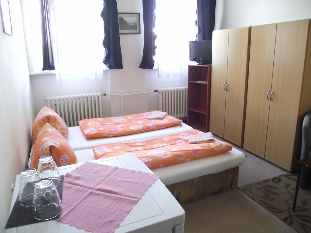 Penzión Slávia Poprad Esterno foto