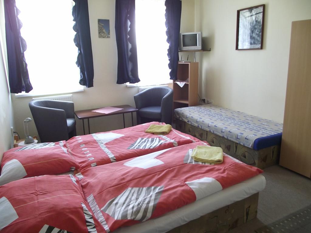 Penzión Slávia Poprad Esterno foto