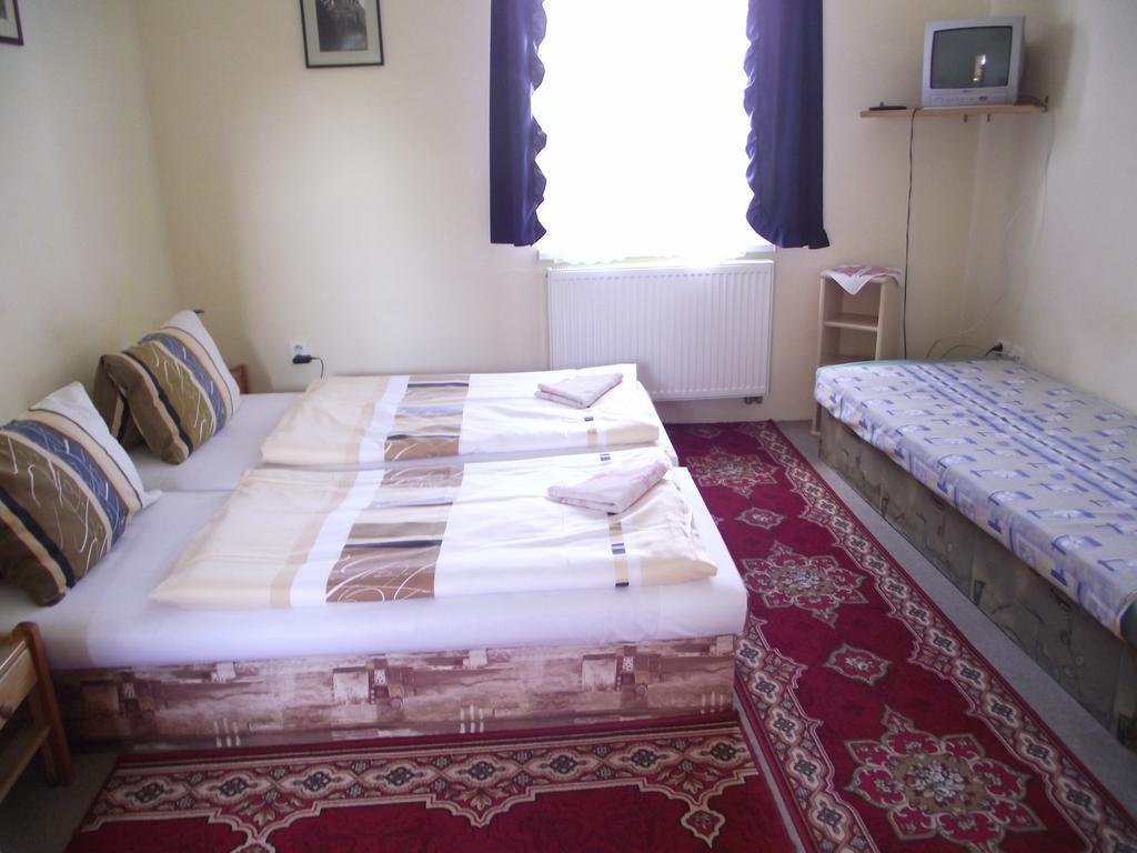 Penzión Slávia Poprad Esterno foto